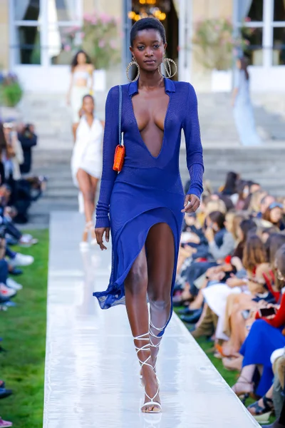 Look 11